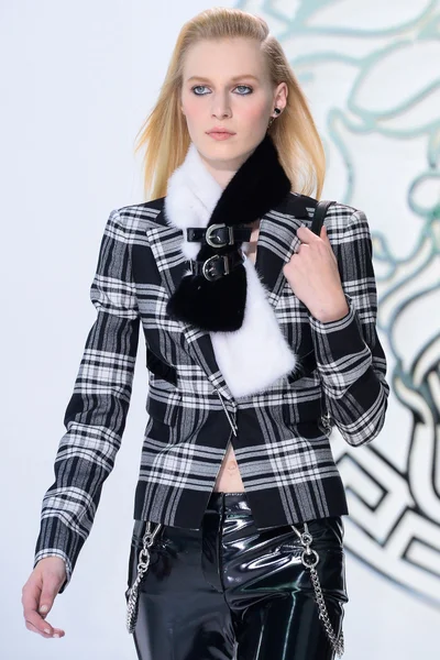 Look 8